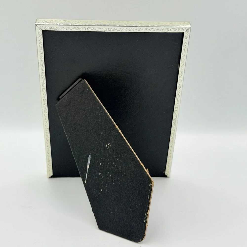VTG‎ Gold Tone 5x7 Picture Frame Ornate Hollywood Regency Vanity Decor Coquette